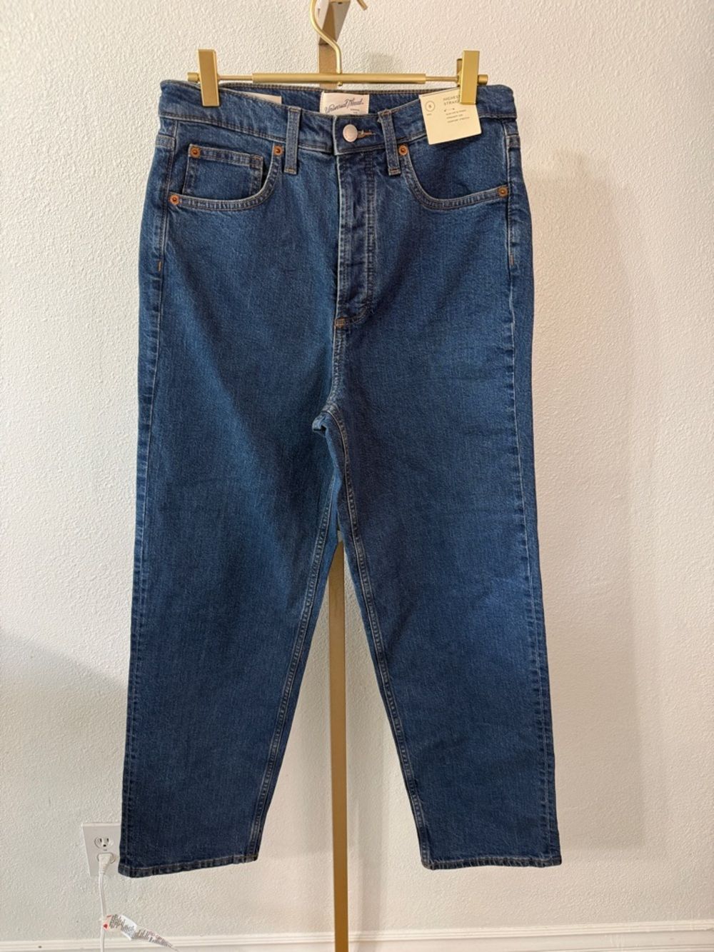 Universal Thread- Highest rise- Mid Wash - Straight leg-Denim Jeans- Size 8